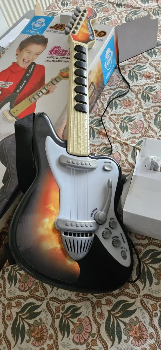 iDance Jam Hero Guitar & Wireless Amplifier - Image 3