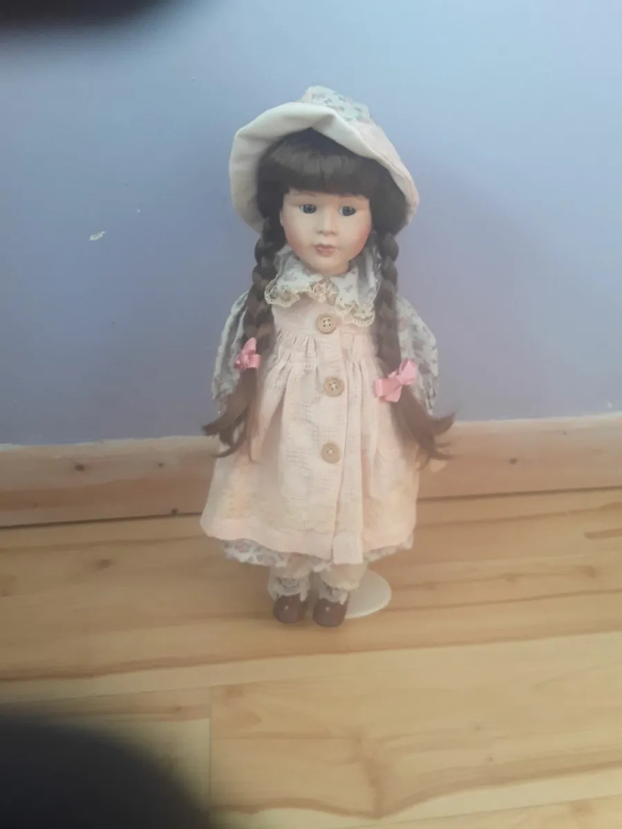 Lovely porcelain dolls - Image 2