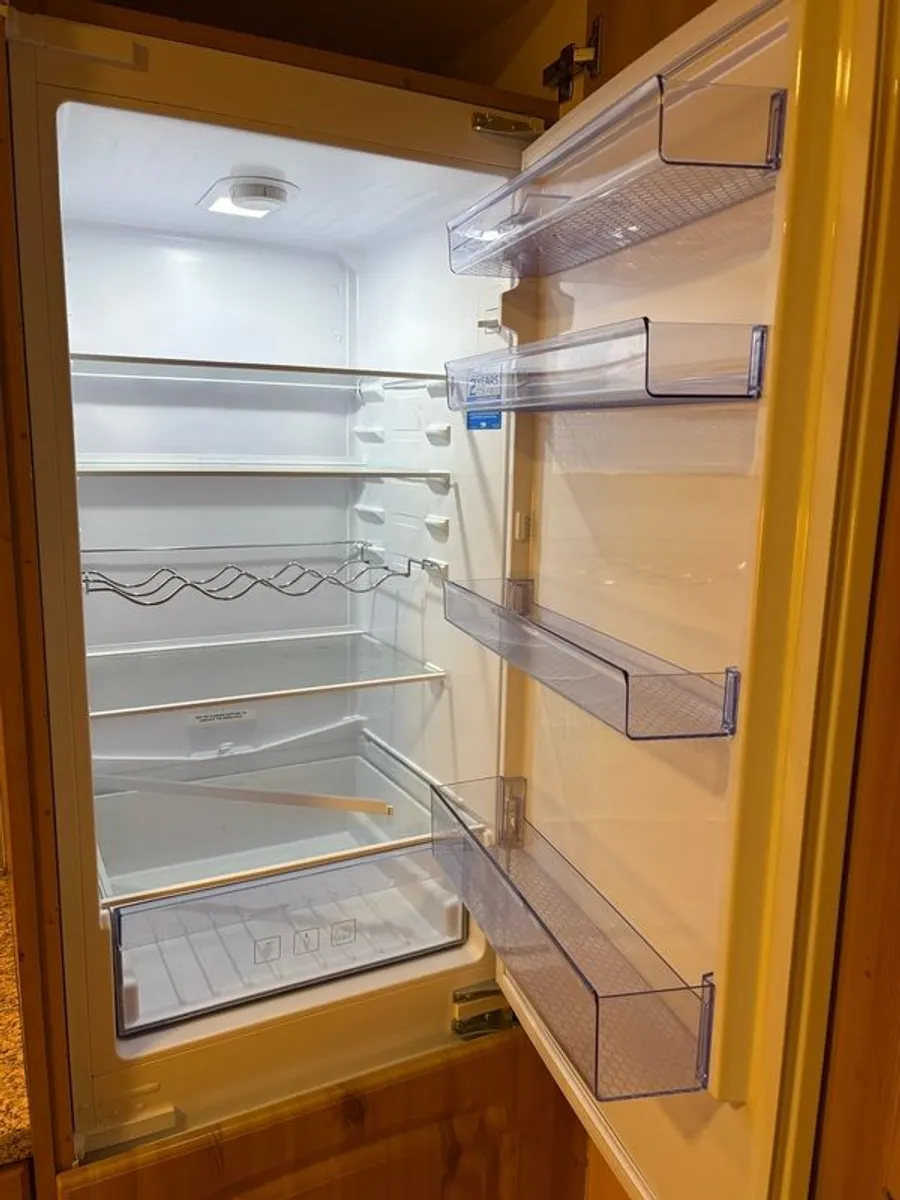 Kitchen and appliances - Image 1