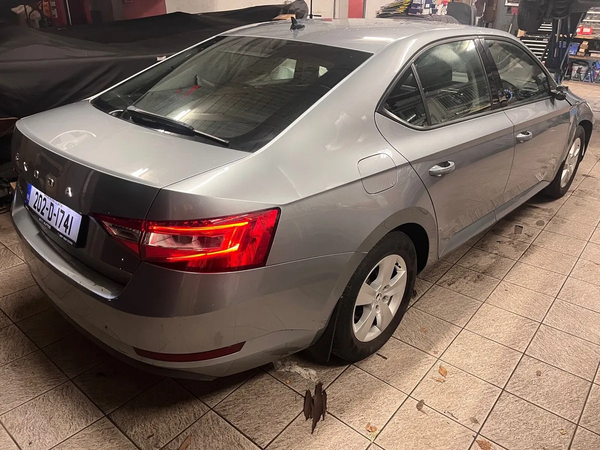2020 Skoda Superb DSG 1.6 TDI 120 HP Act - Image 3