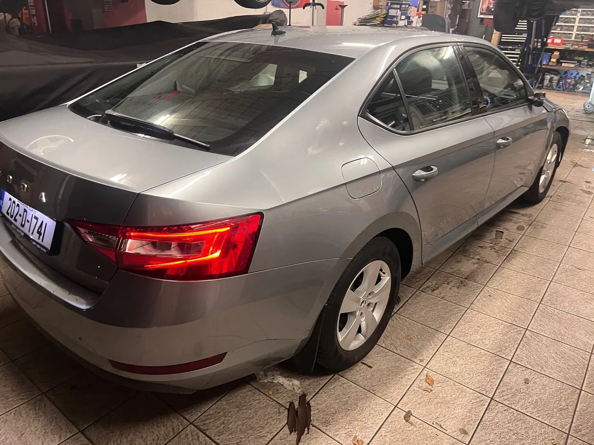 2020 Skoda Superb DSG 1.6 TDI 120 HP Act - Image 4