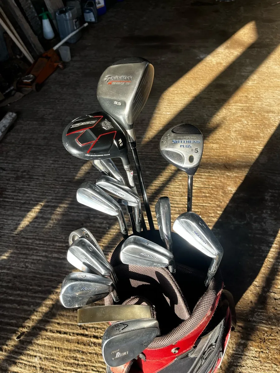 Golf clubs and bag - Image 2