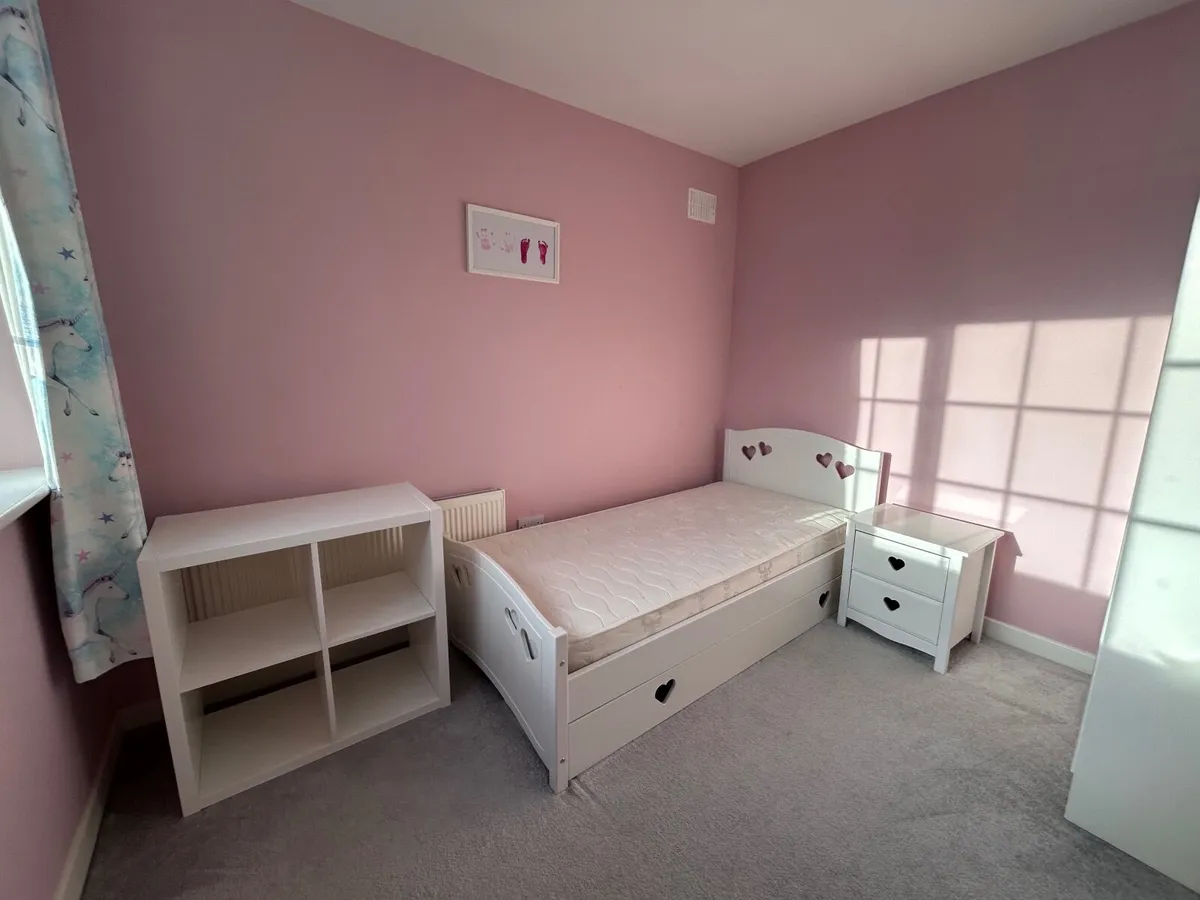 Single bed & storage units - Image 1