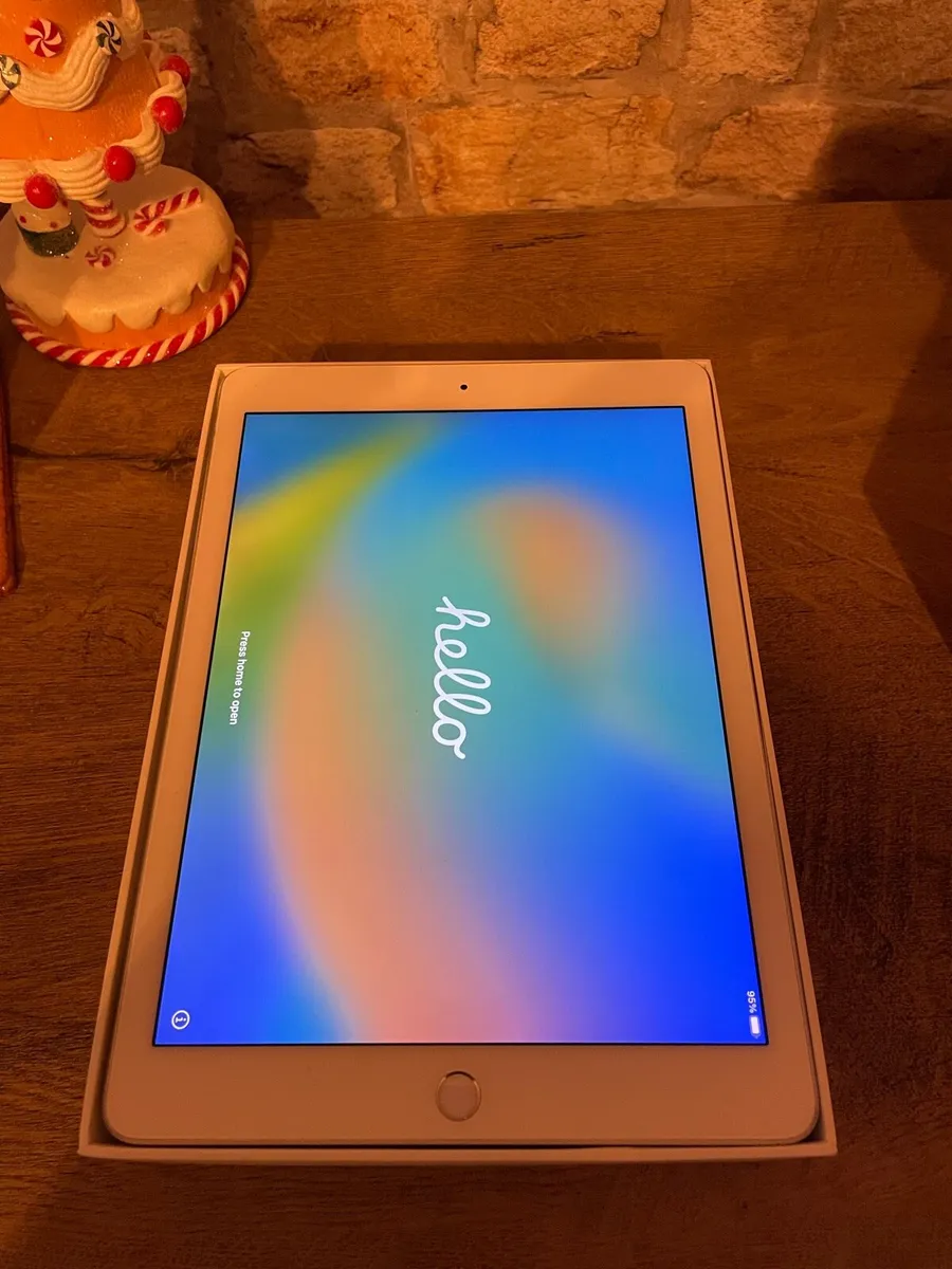 Apple iPad Pro 1st Gen space Grey 32Gb - Image 3