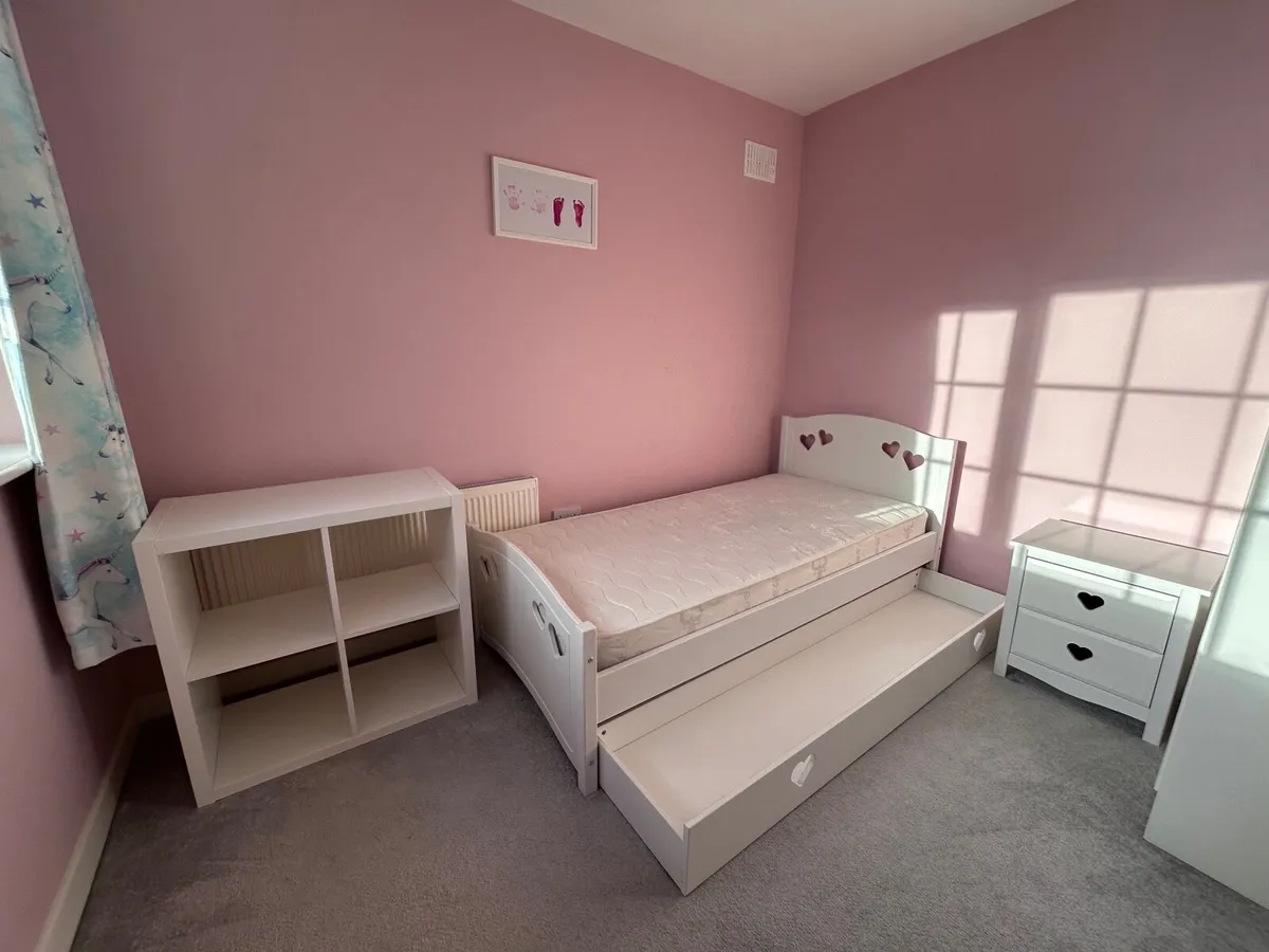 Single bed & storage units - Image 3