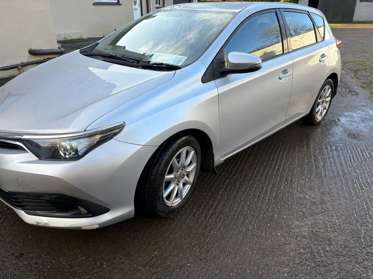 Toyota Auris  2017 - Image 3