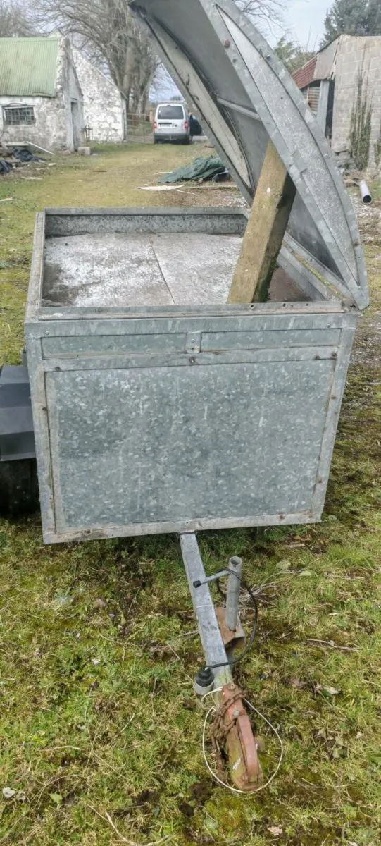 2 door dog trailer - Image 1