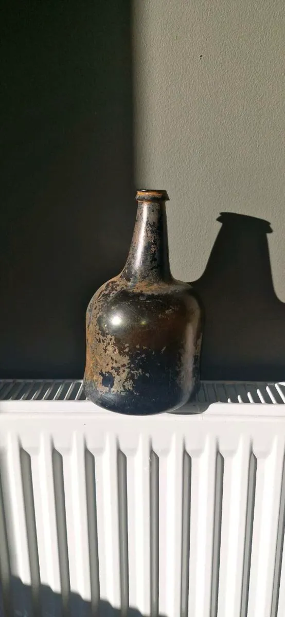 Mallet bottle - Image 1