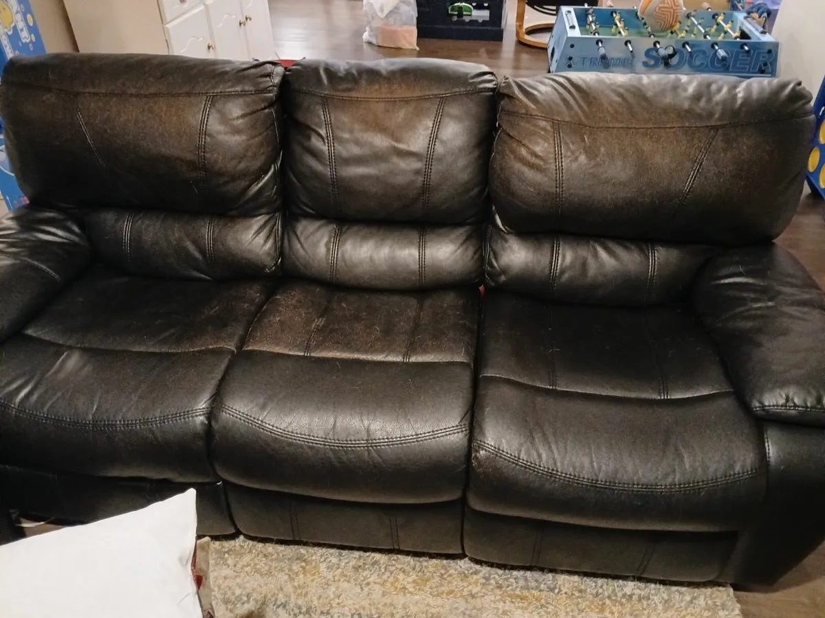 2 seater + 3 seater couch - Image 1