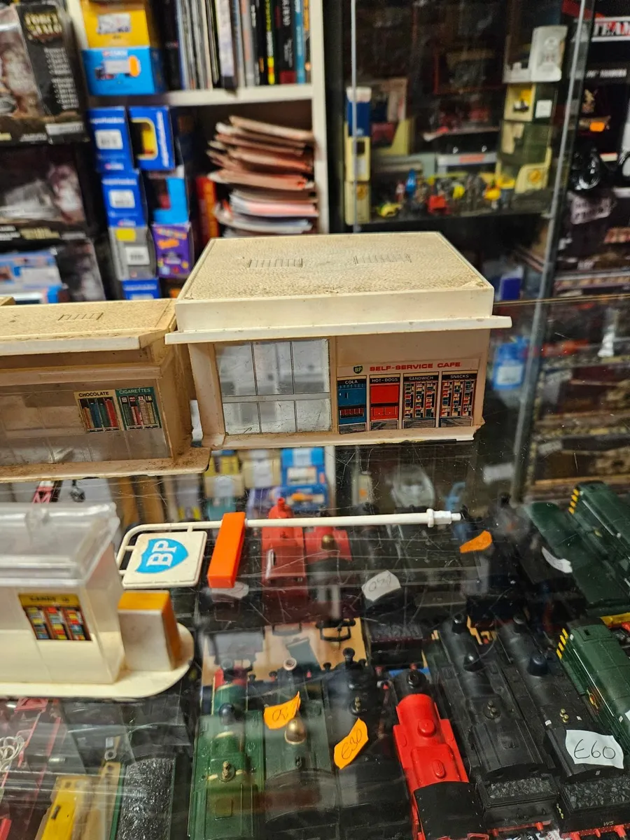 Matchbox Lesney Garage - Image 3