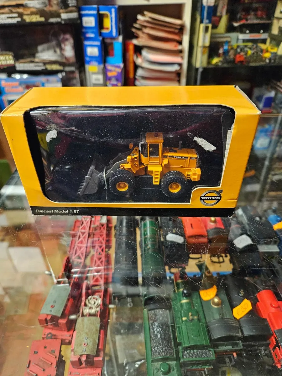 Corgi Volvo Loader 1.87