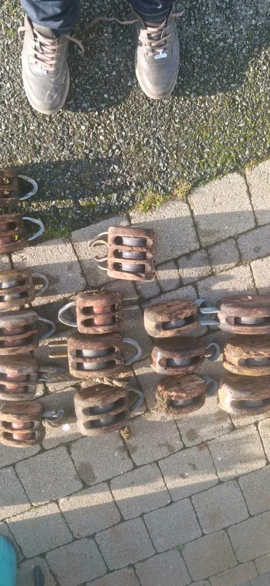 Wooden pulley blocks - Image 2