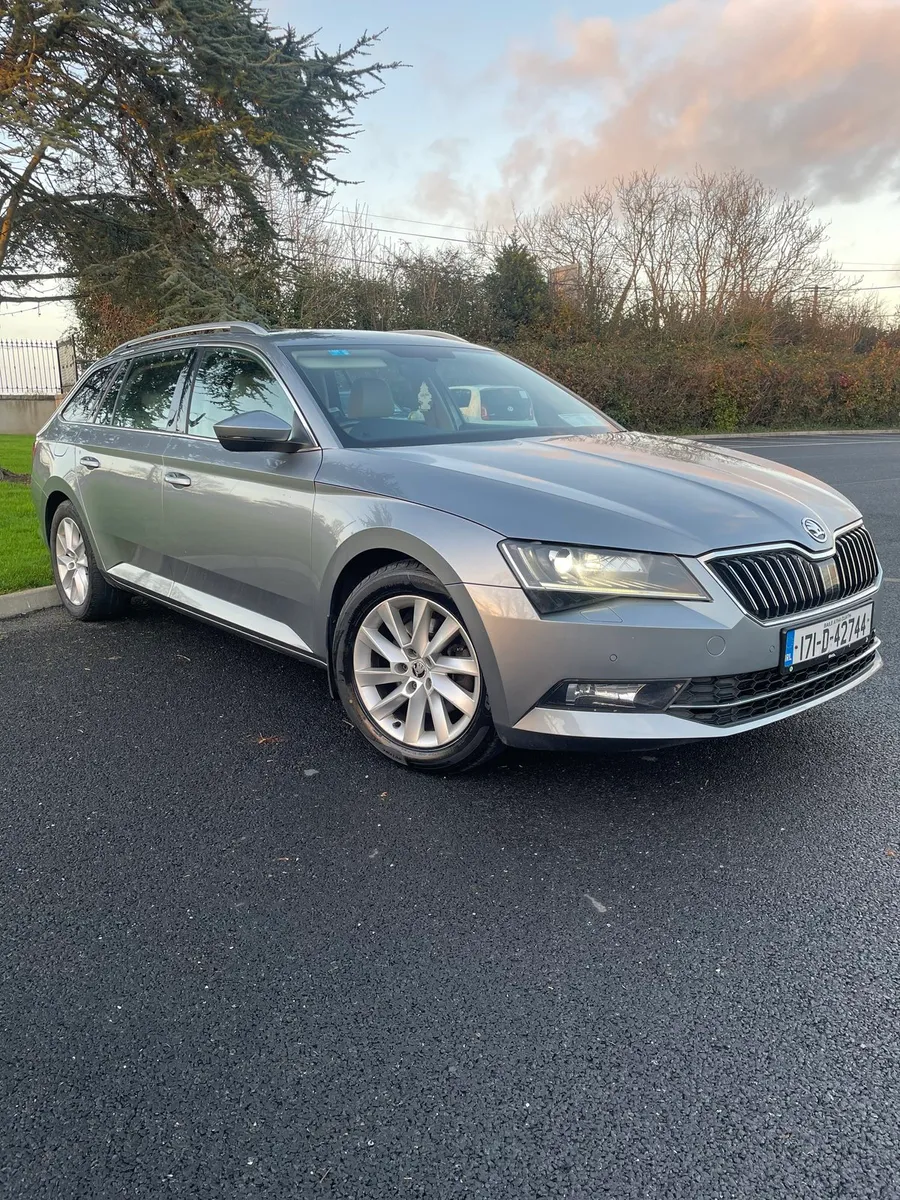 Skoda Superb 2017 - Image 2