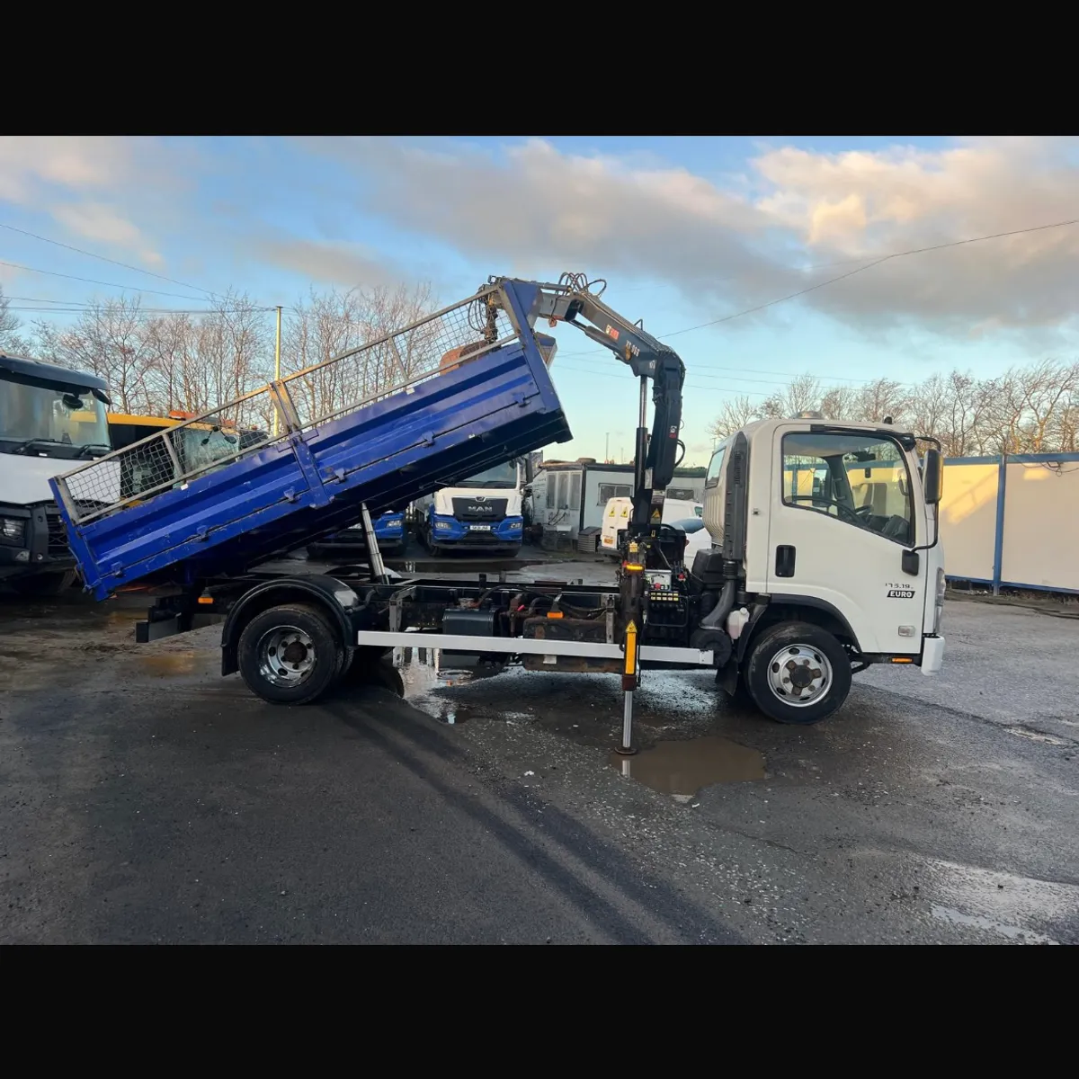 Isuzu Tipper Grab - Image 2