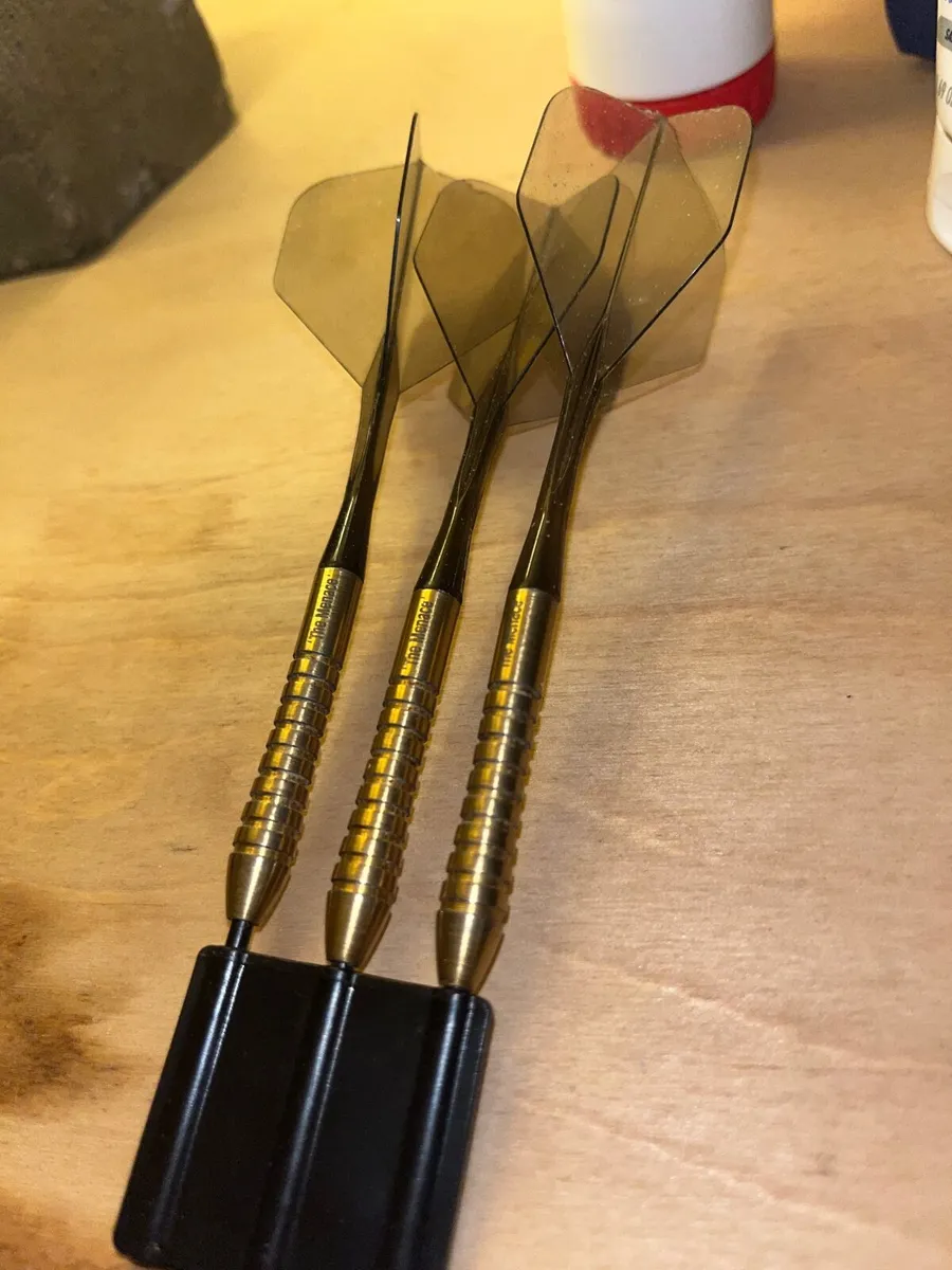 Dennis Priestley 15g Gold Darts - Image 3
