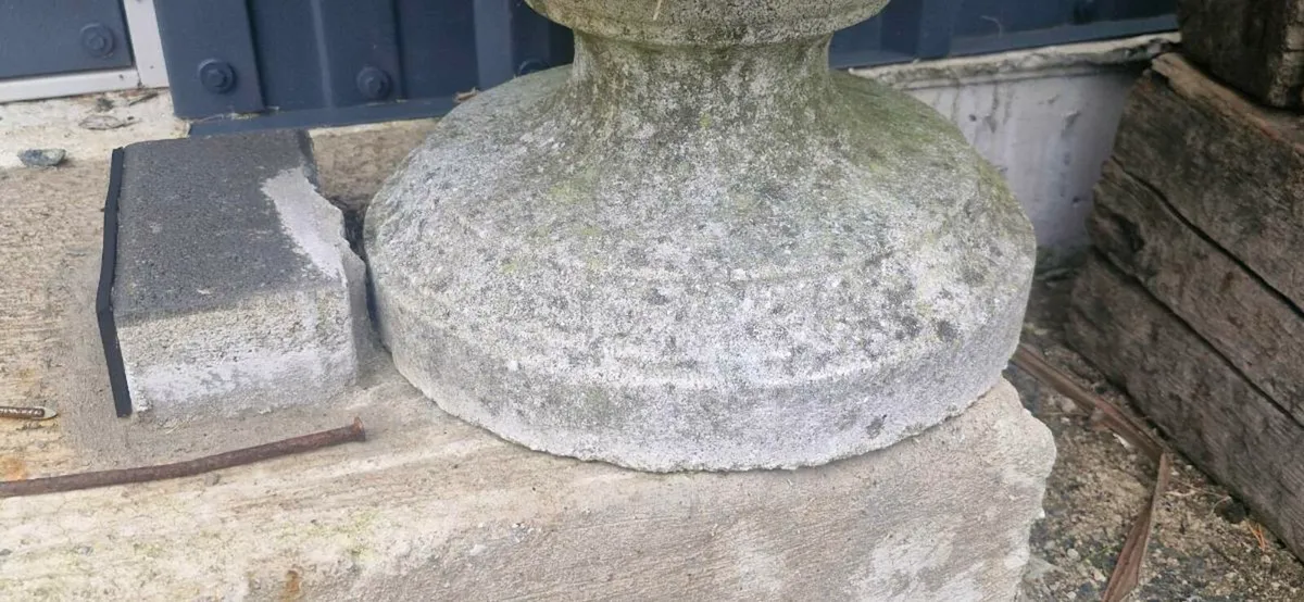 Vintage planters - Image 2