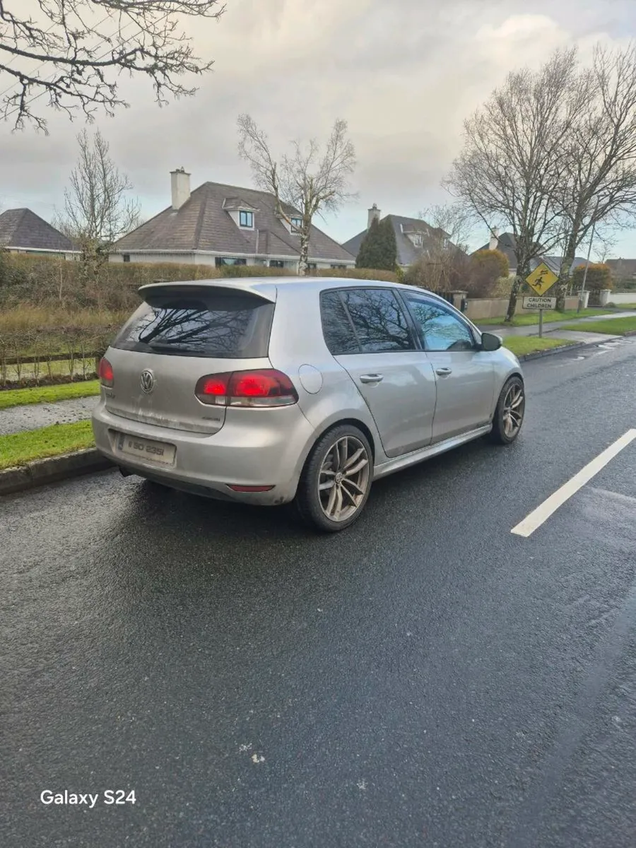 Volkswagen  Golf  Diesel  2011 - Image 4