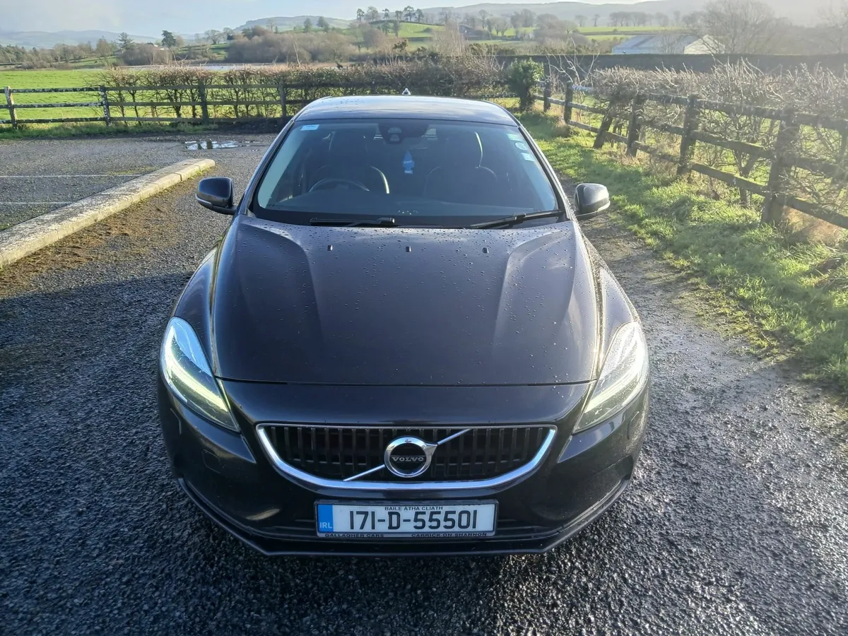 Volvo V40 2017 2.0 - Image 1