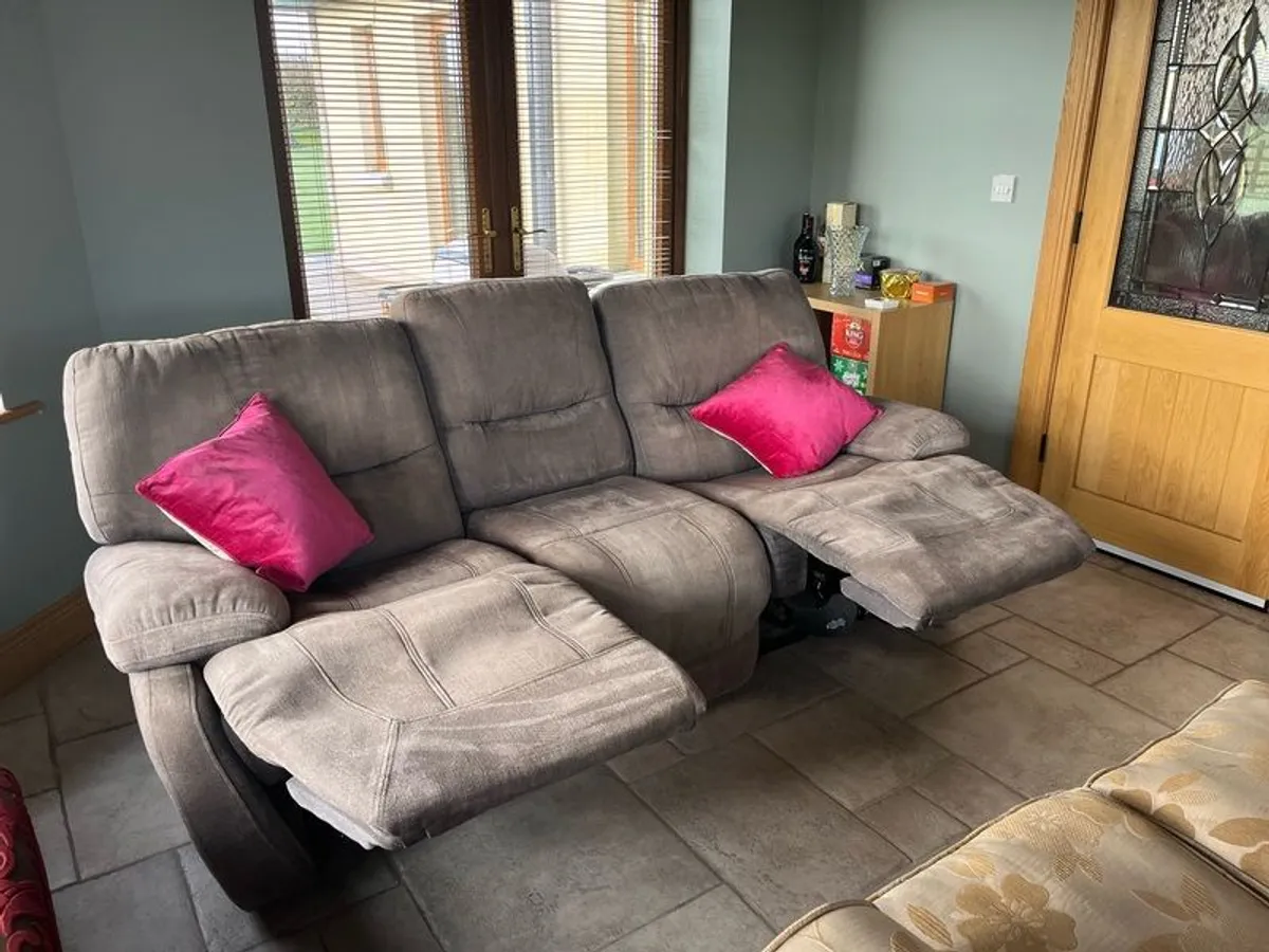 Sofa, Grey 3 seater manual reclining Sofa - Image 2