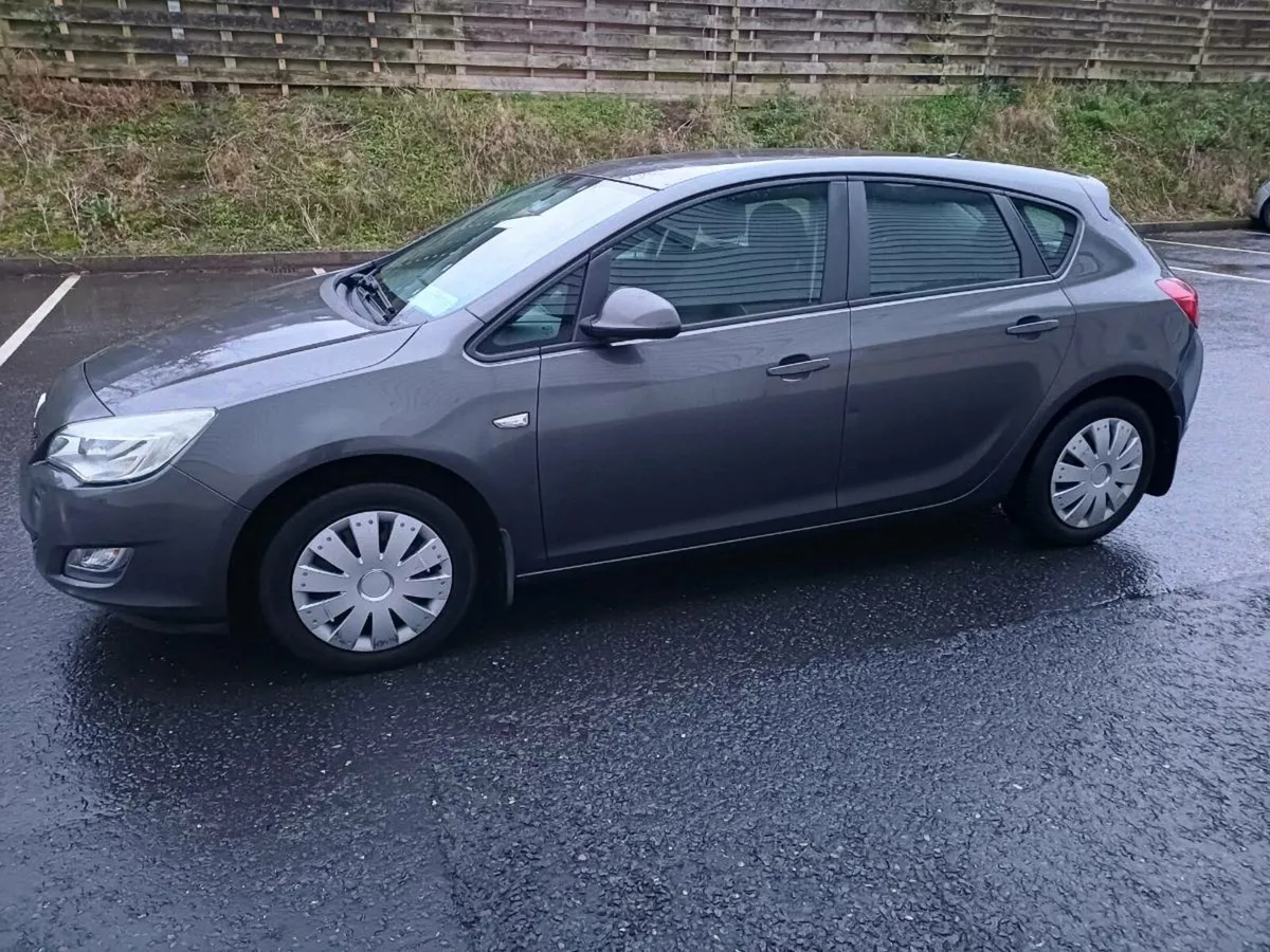 Opel Astra 2011, 1.4petrol Nct/Tax - Image 4