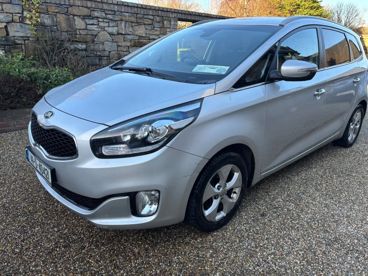 2014 Kia Caren’s 1.6 petrol 7 seater Christmas spe - Image 1