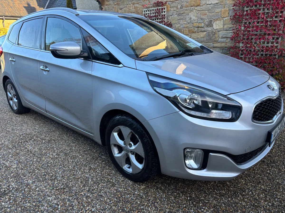 2014 Kia Caren’s 1.6 petrol 7 seater Christmas spe - Image 2