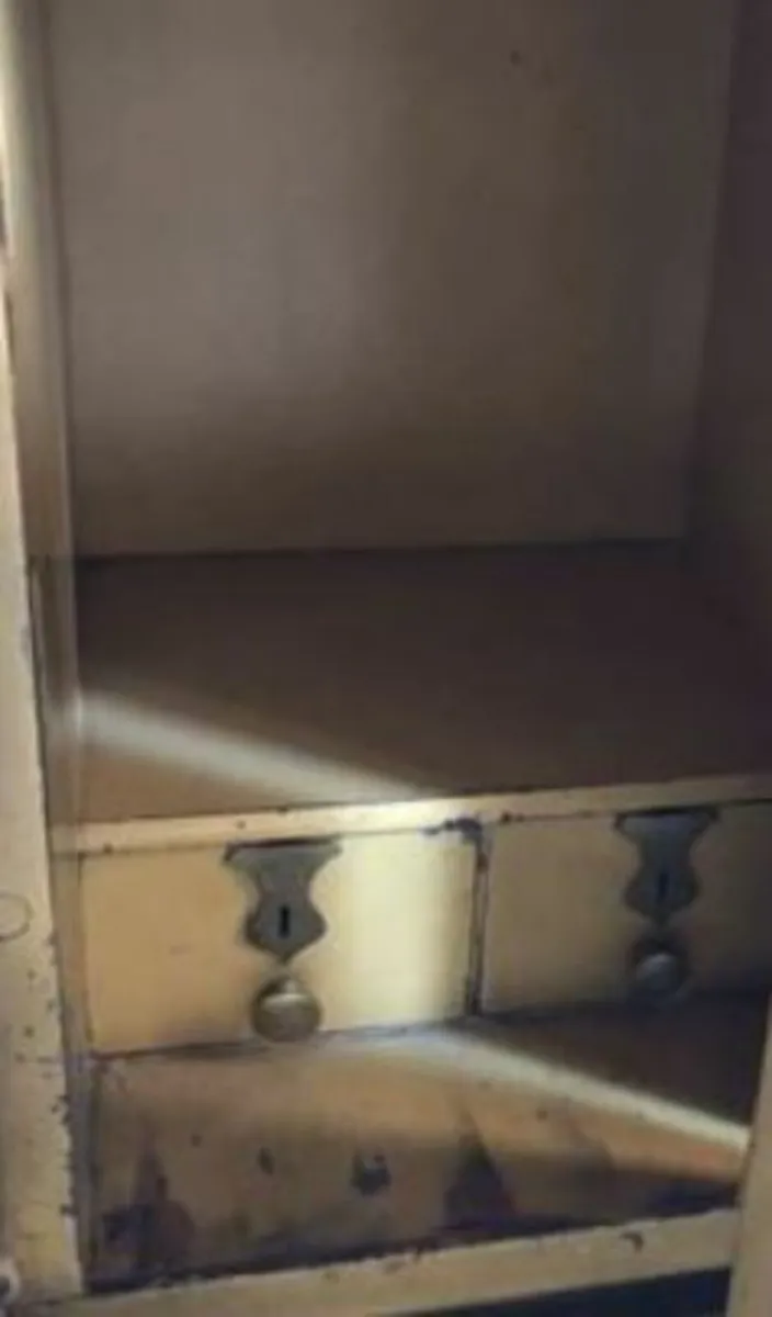 Milners 212 Patent Fire Resisting Special Safe - Image 3