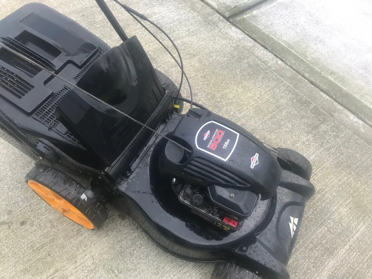 Briggs and stration Self drive lawnmower - Image 3