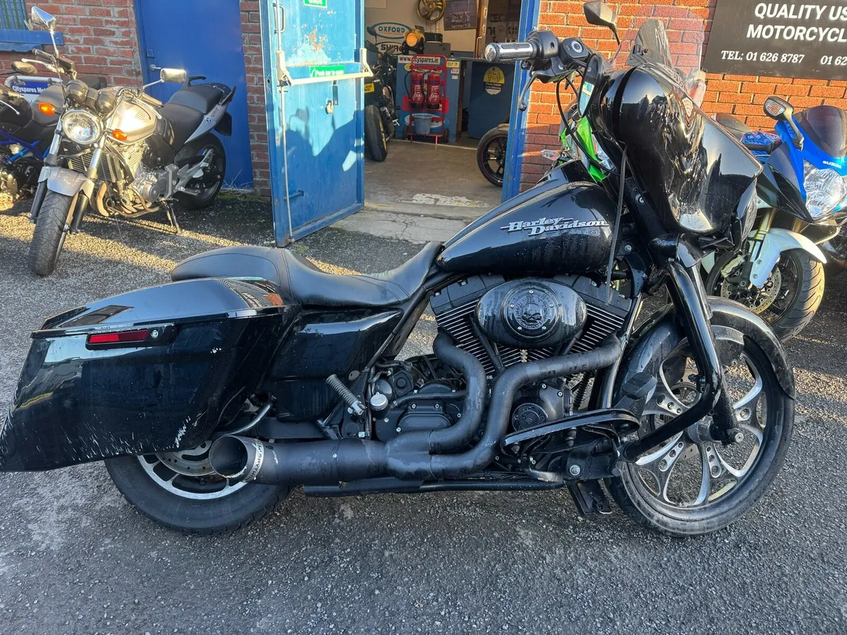 Harley Street Glide Damaged!! - Image 4