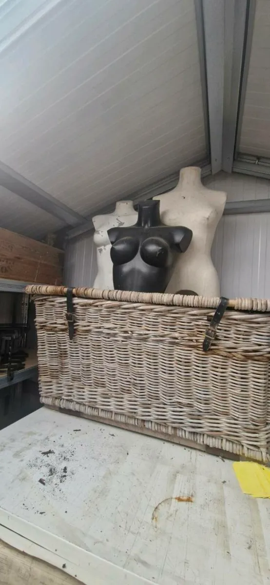 Large wicker basket - Image 2