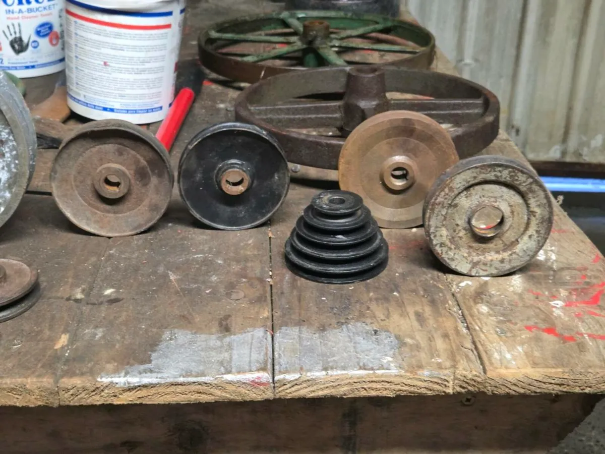 Vintage  pullys - Image 2