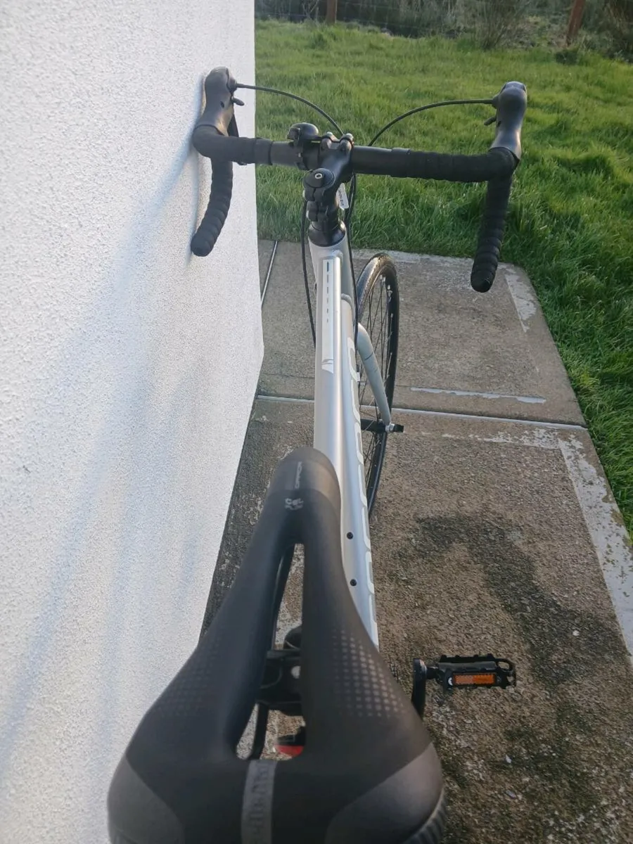 Carrera racer bike - Image 3