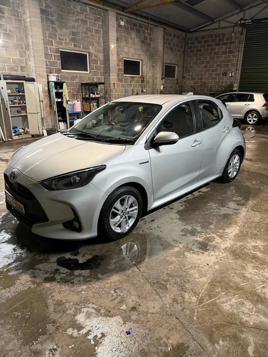 2021 TOYOTA YARIS AUTO - Image 1
