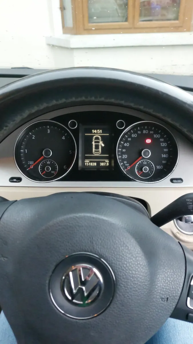 Volkswagen Passat 2009 - Image 3