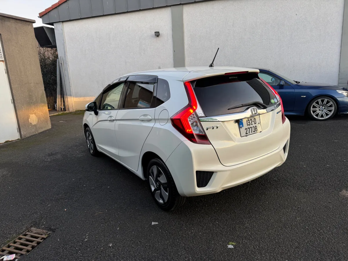 Honda Fit 2013 Automatic Hybrid - Image 4