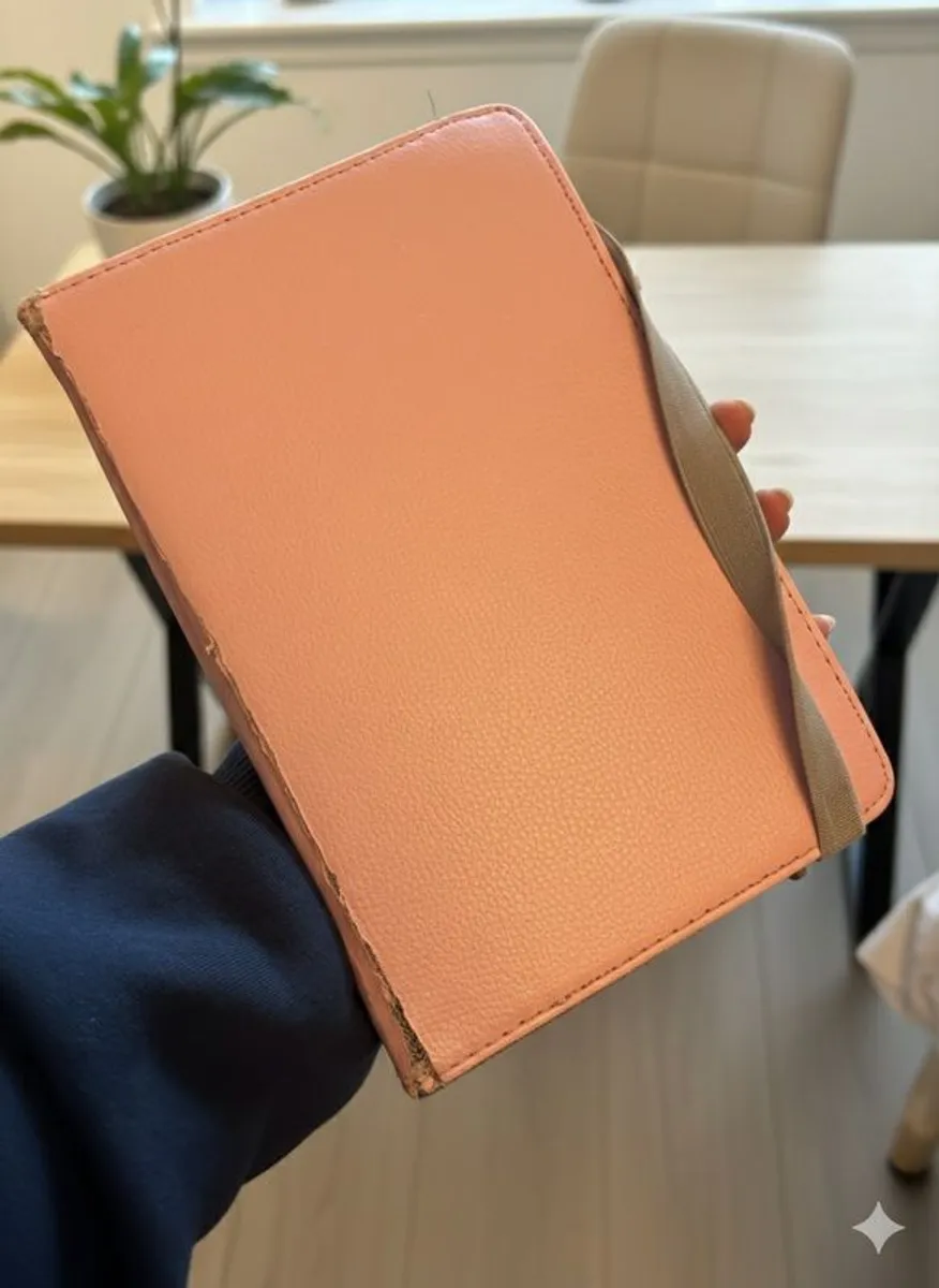 Lenovo Smart tab M8 Bundle - Image 3