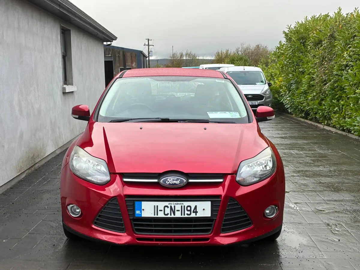 Ford Focus 2011 - Image 2