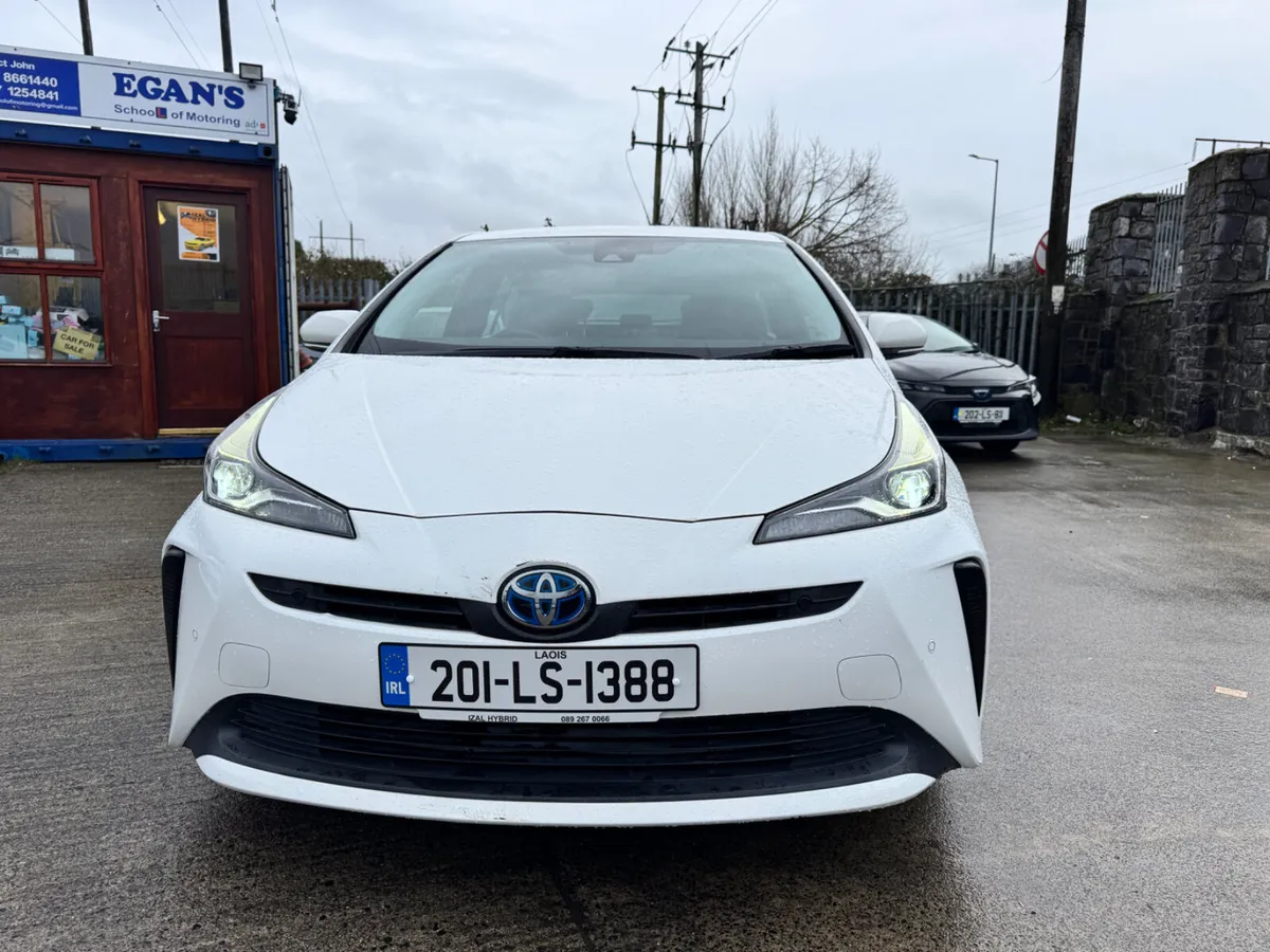 🔋 2020 Toyota Prius Hybrid - Image 2