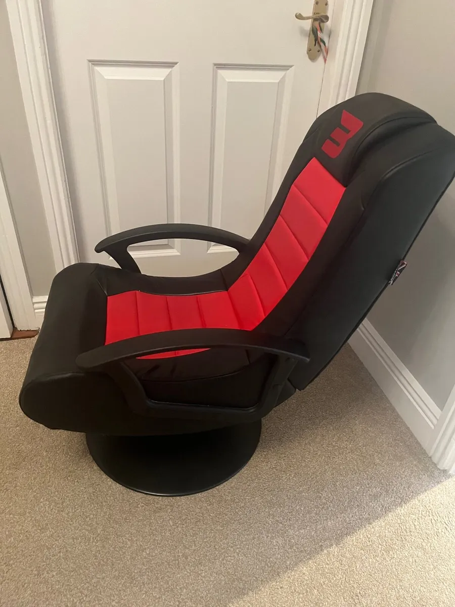 Gaming Chair - Image 1