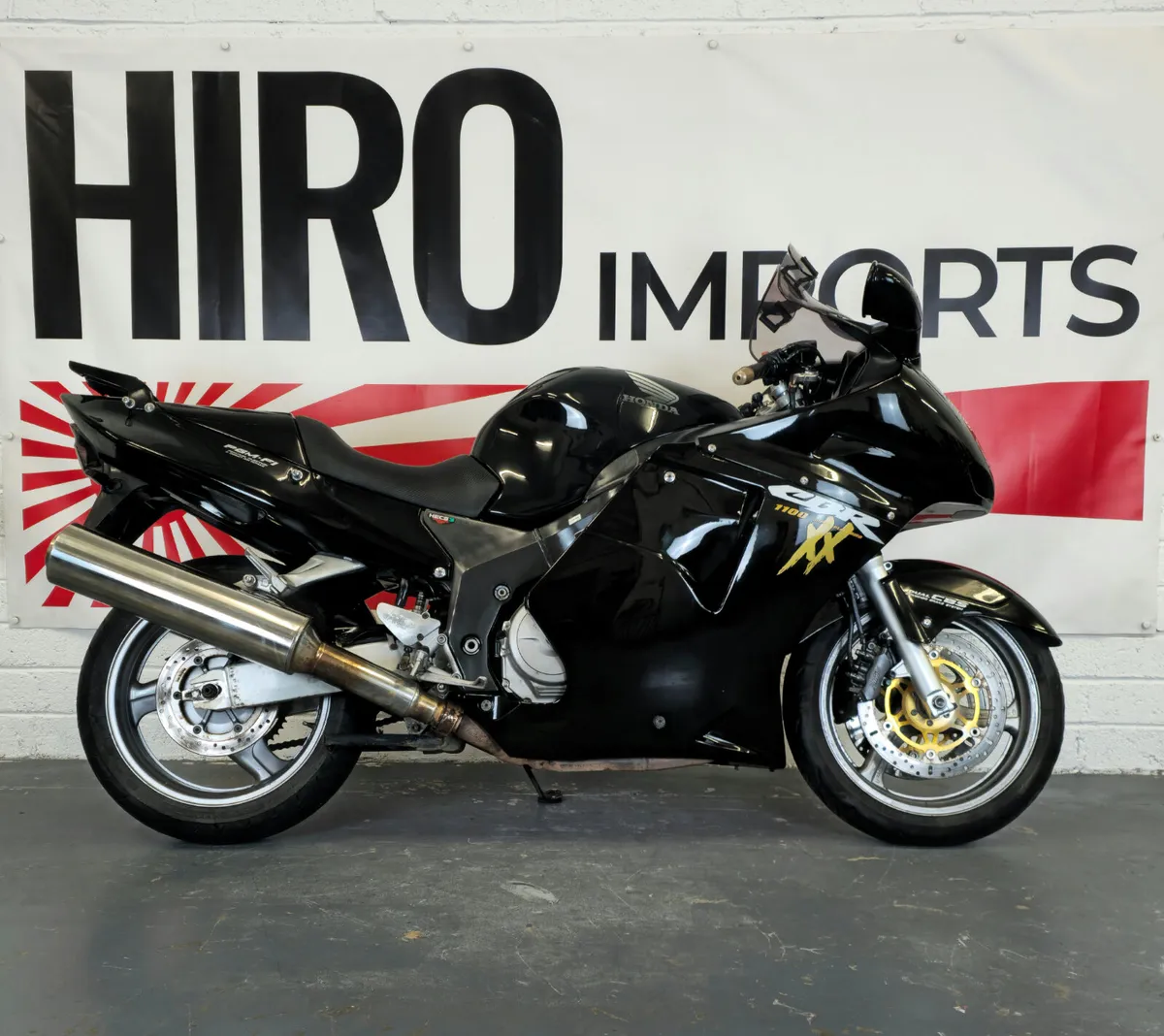 2001 Honda CBR 1100 XX Blackbird - Image 1