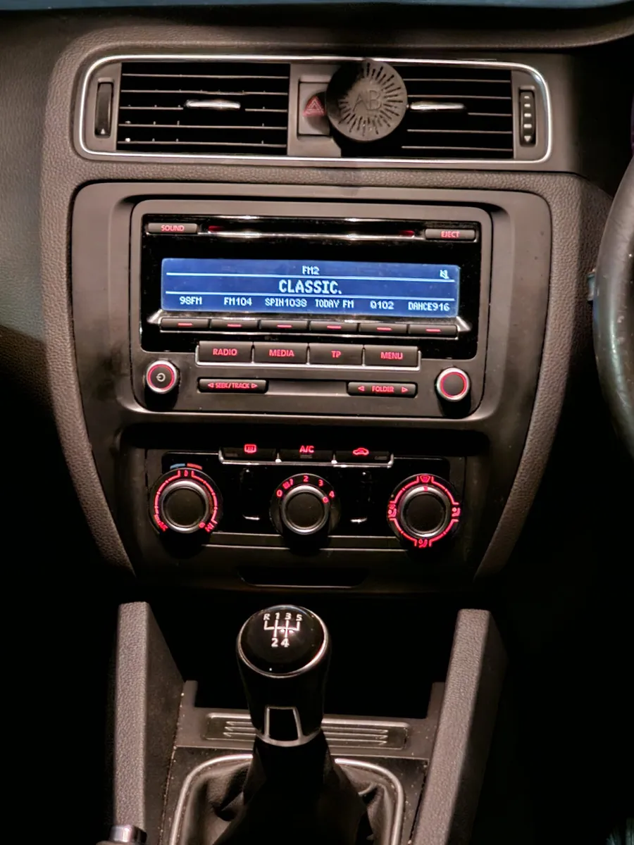 Volkswagen Jetta 2014 diesel ⛽️  €6990 - Image 3