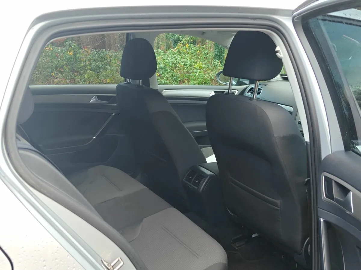 Volkswagen Golf BLUEMOTION TDI 2015 - Image 2