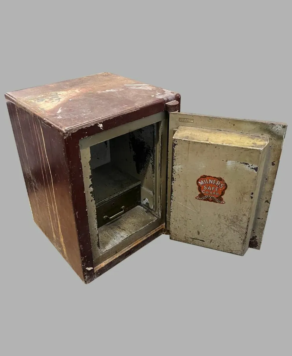 Milners 212 Patent Fire Resisting Special Safe - Image 4