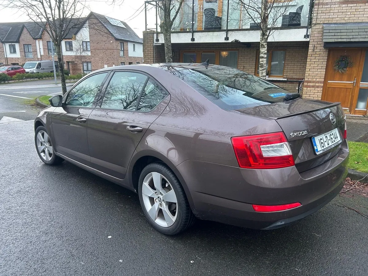 16 Skoda Octavia  1.6 Tdi ( Ambition ) - Image 2