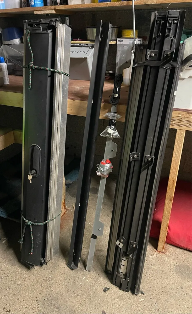 Roller shutter for Mitsubishi L200 - Image 3