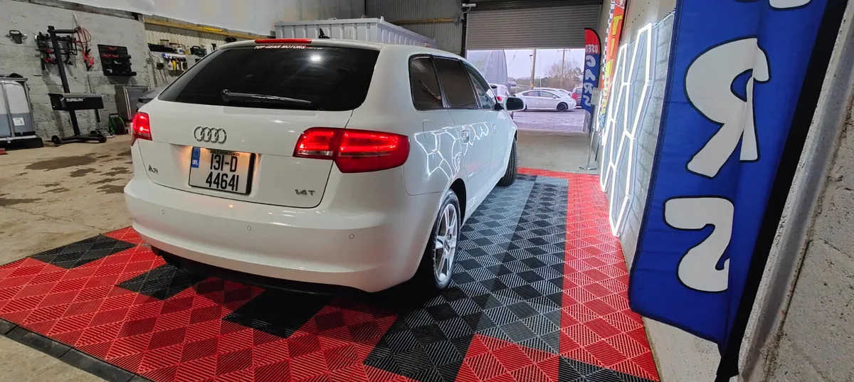 132 Audi A4 Avant S-Line Estate - Image 4