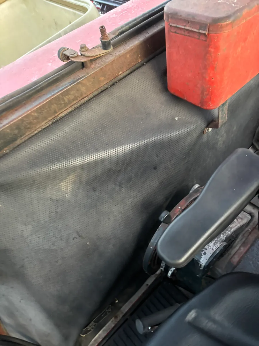 ZETOR 8111 CW QUICKE 2300 LOADER - Image 4