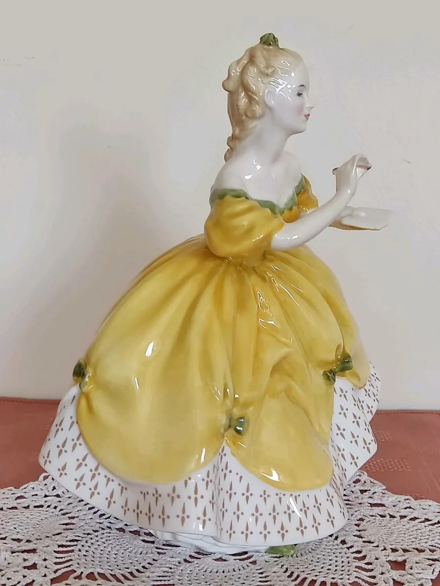Vintage The Last Waltz figurine Royal Doultot - Image 4