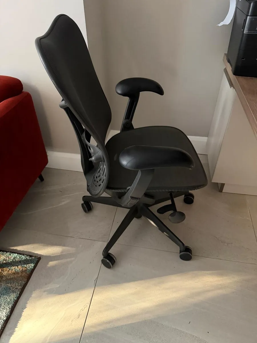 herman miller mirra chair - Image 3