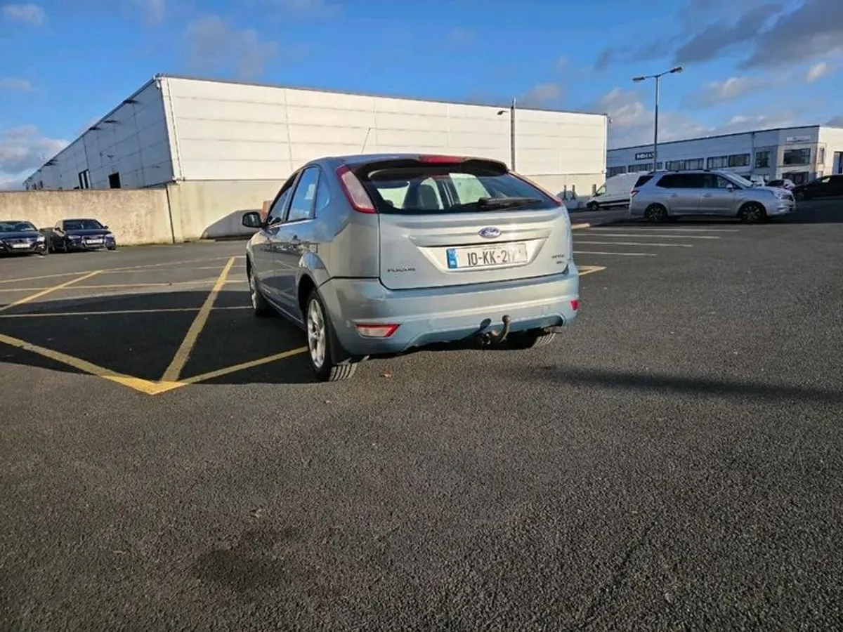 2010 Ford Focus - Image 4